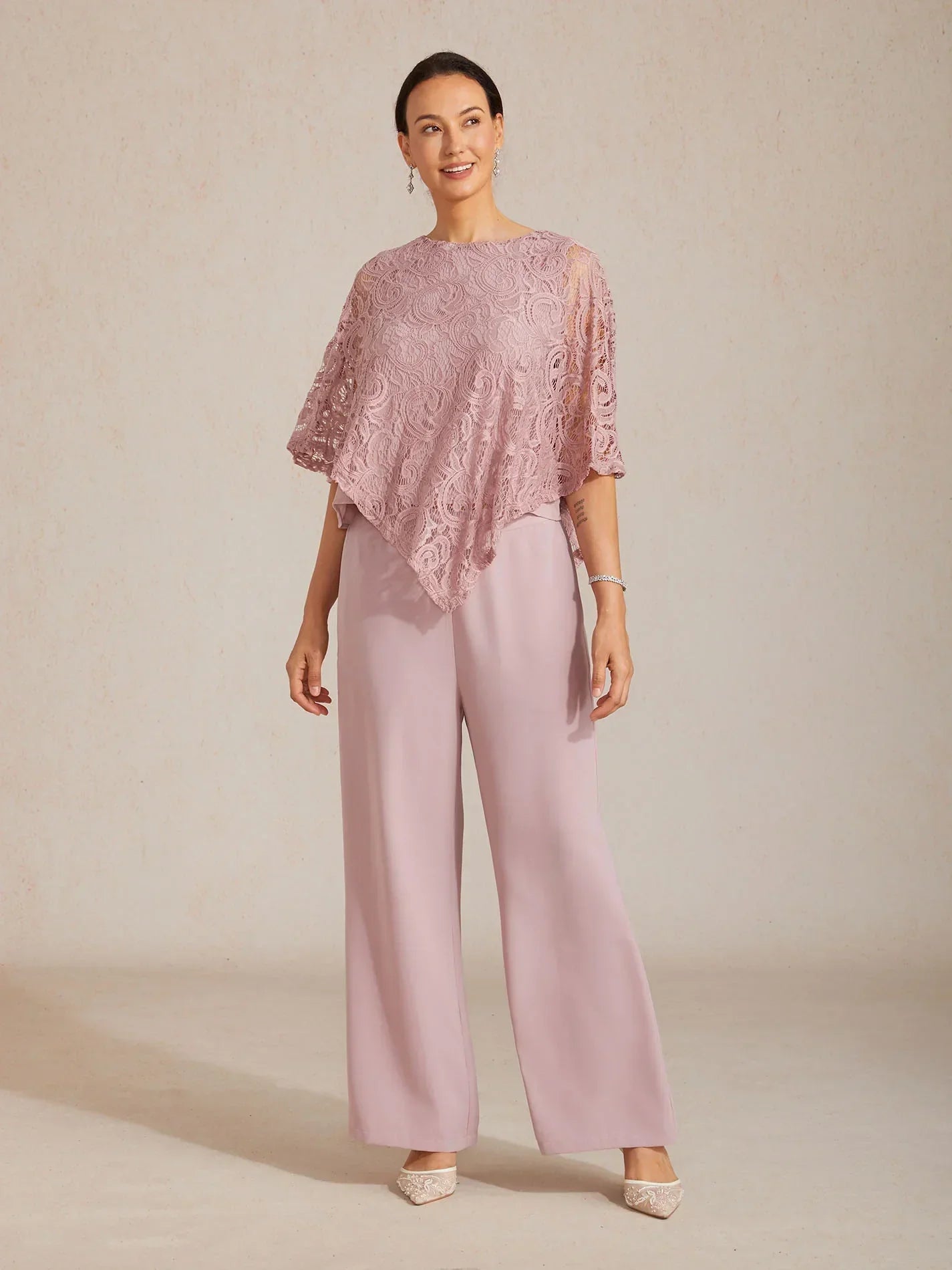 Elegant bluse med flaggermusærmer i blonder