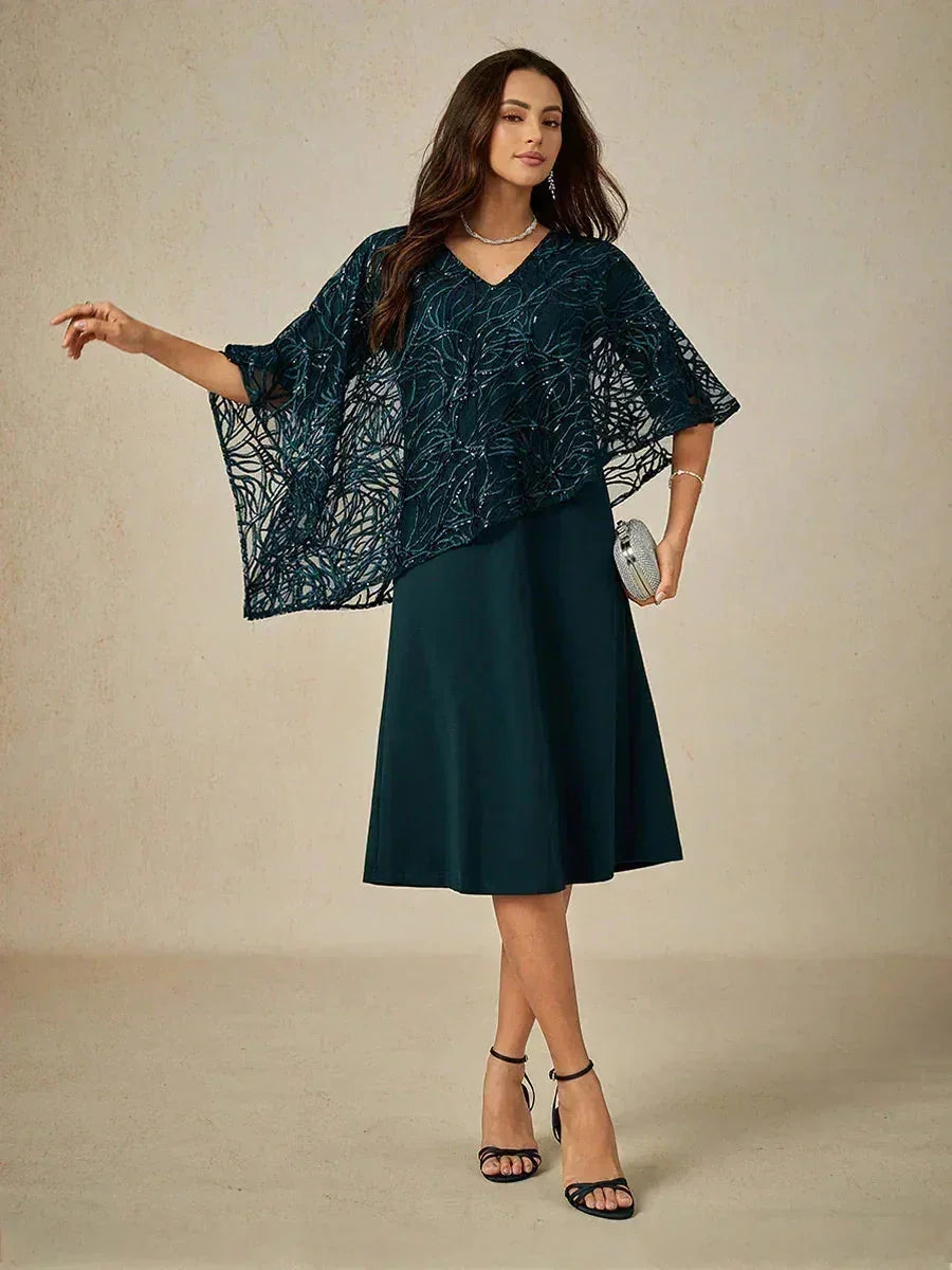 Robe superposée à paillettes, longueur genou, col en V