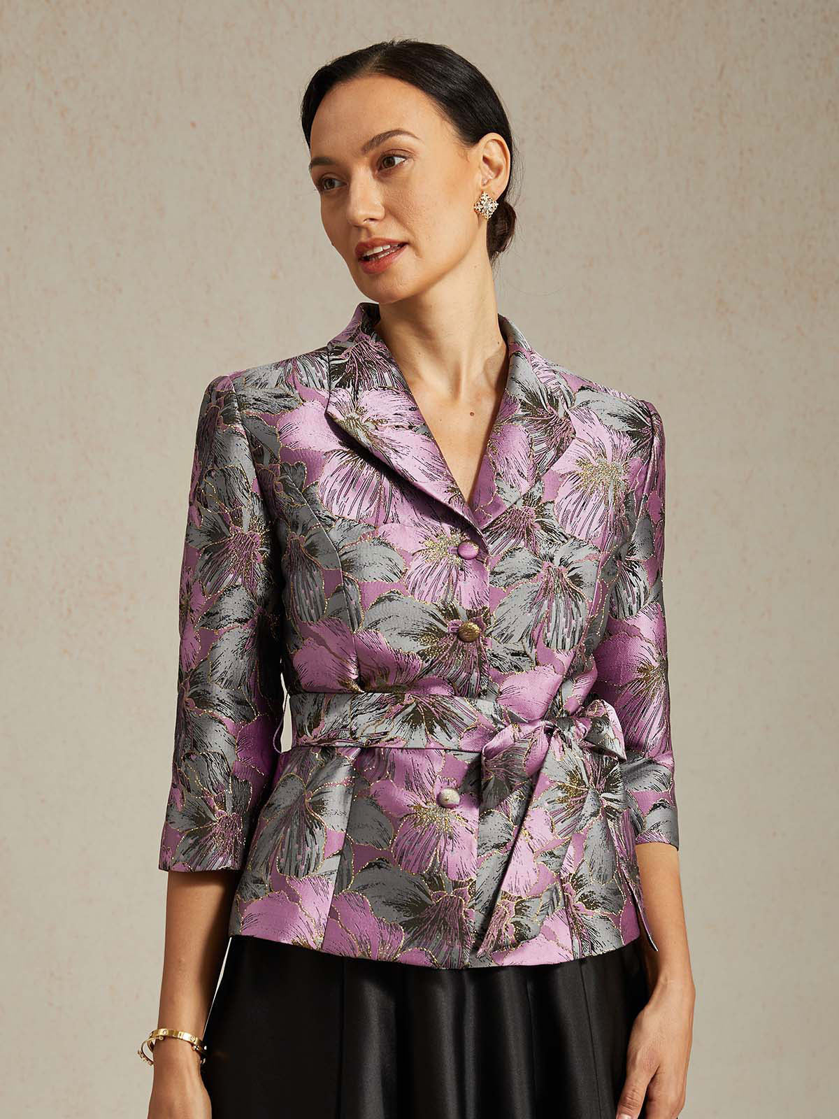 Dreiviertelärmelige Bluse mit floralem Jacquardmuster und Bindegürtel