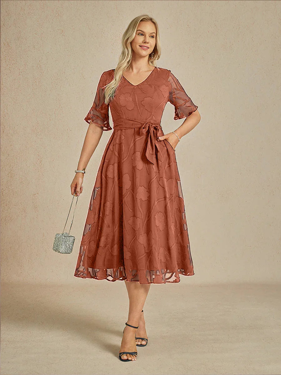 Maxikleid mit Rüschen und flatternder Spitze