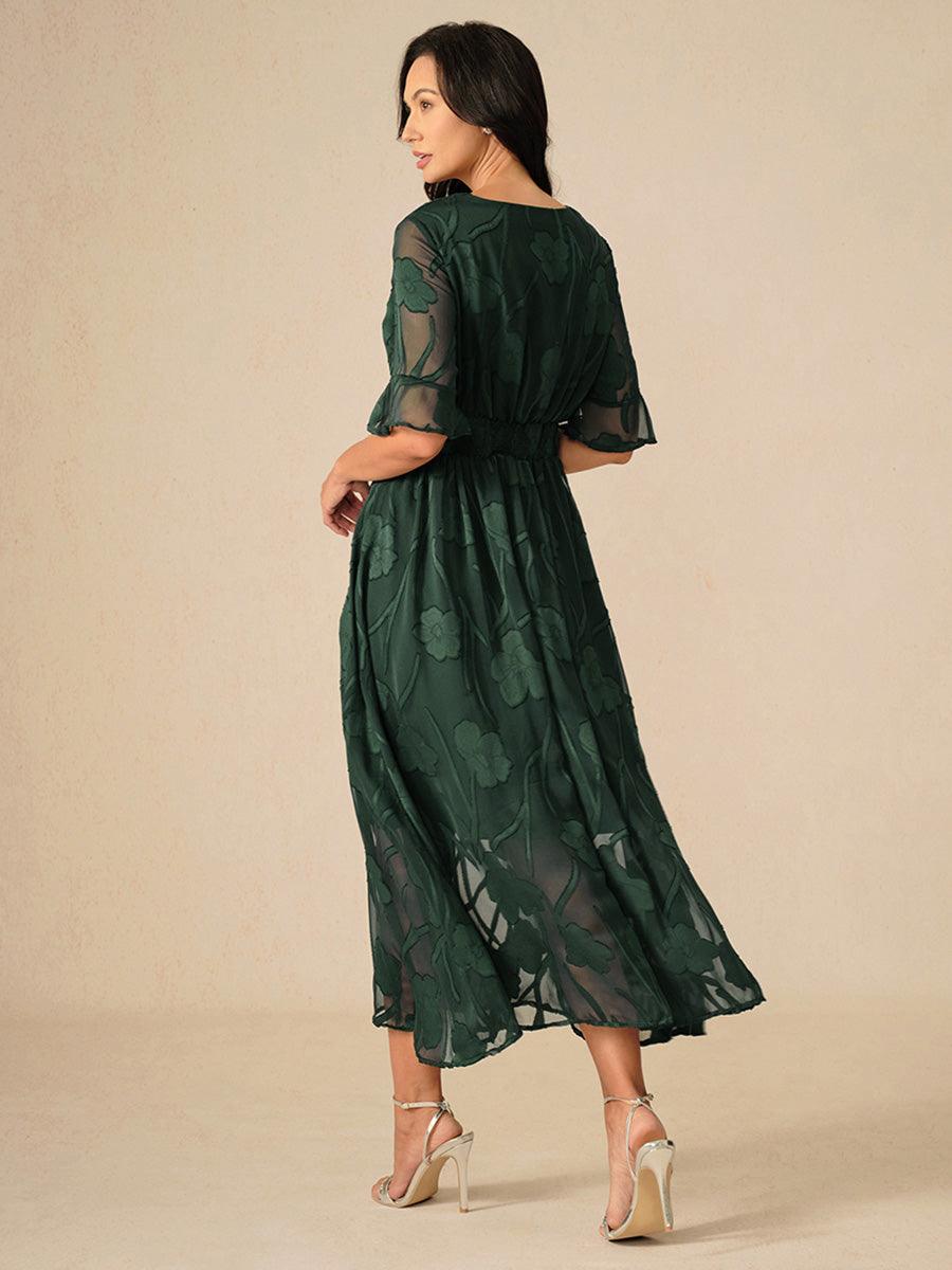 Maxikleid mit Rüschen und flatternder Spitze