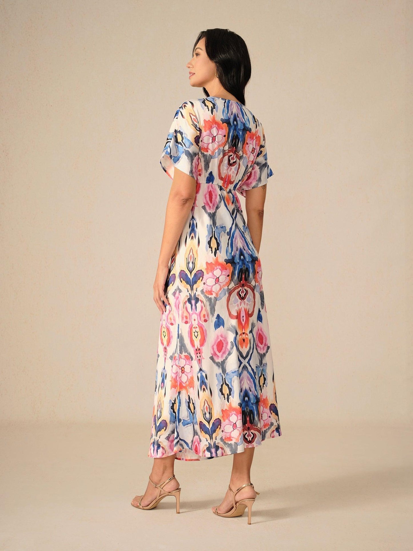 Robe longue en satin tie-dye