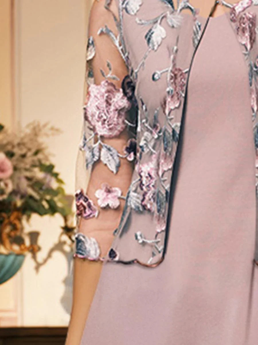Spitzenjacke mit Blumenstickerei und Muscheldetail