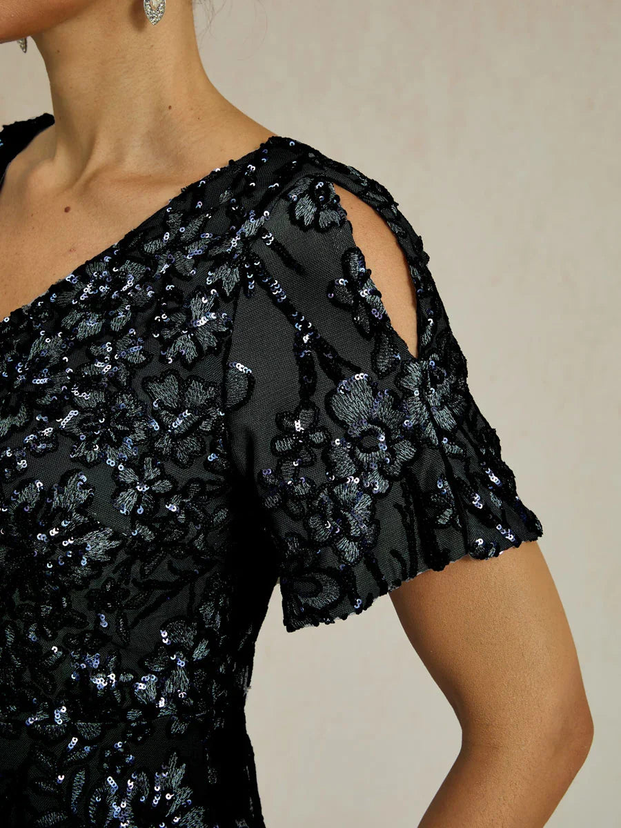 Elegantes Paillettenkleid mit V-Ausschnitt und kalten Schultern