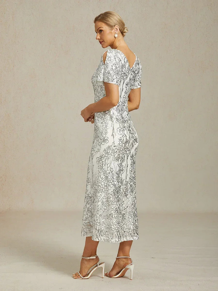 Elegantes Paillettenkleid mit V-Ausschnitt und kalten Schultern