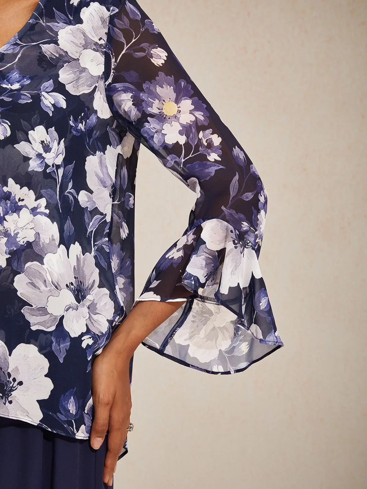 Elegante Boho-Chiffon-Bluse mit Rüschenärmeln