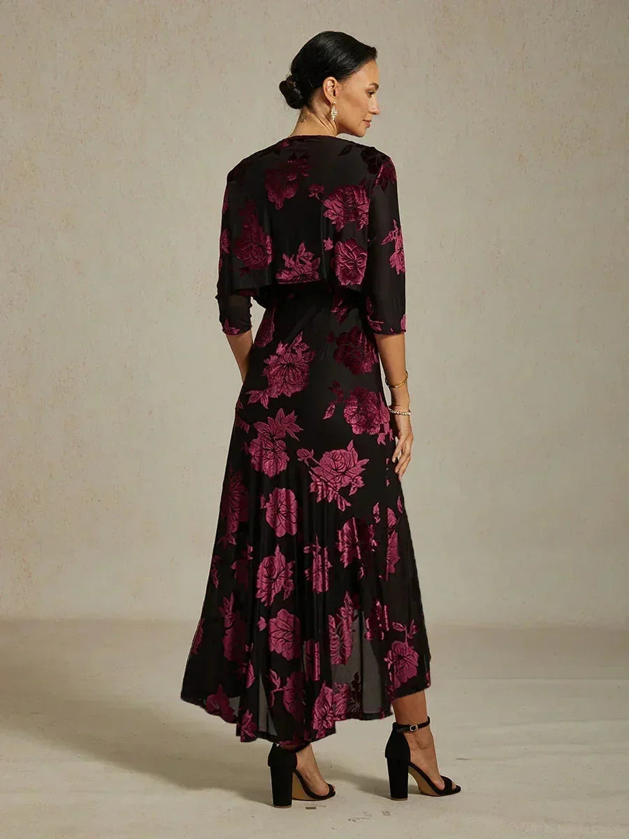 Abendkleid mit Blumenmuster und asymmetrischem Saum