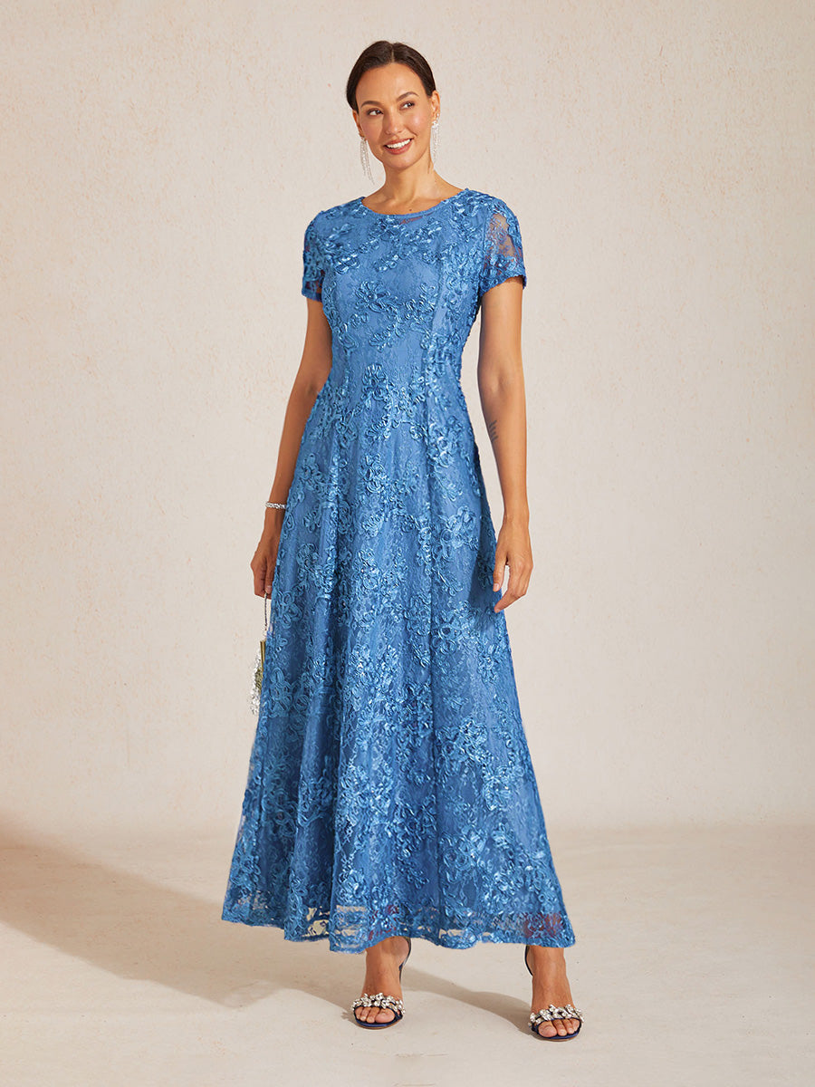A-Linien-Kleid aus Rosettenspitze mit Paillettenverzierung