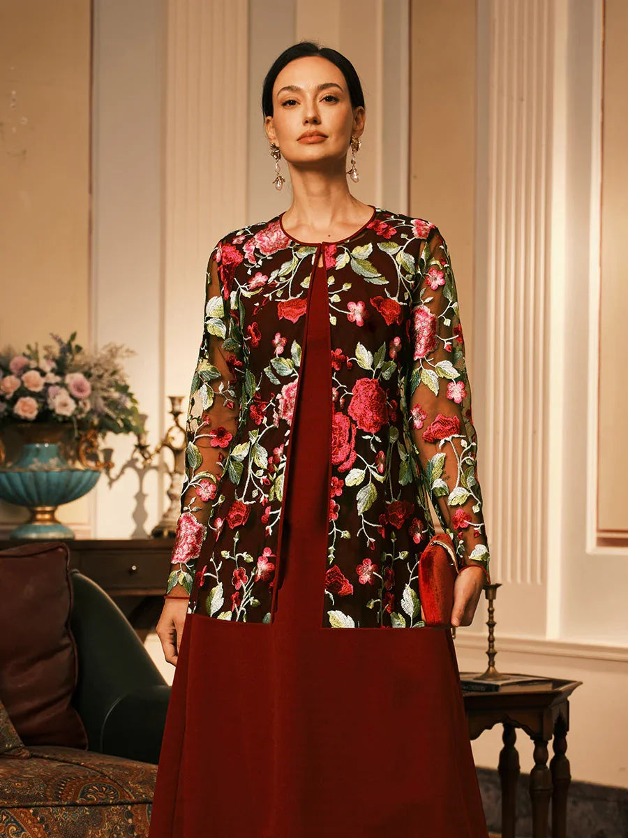 Jacke aus Spitze mit Blumenstickerei