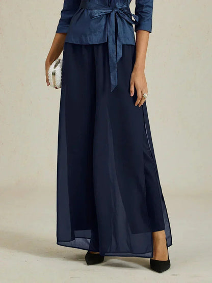 Pantaloni a gamba dritta con sovrapposizione in chiffon e spacco laterale