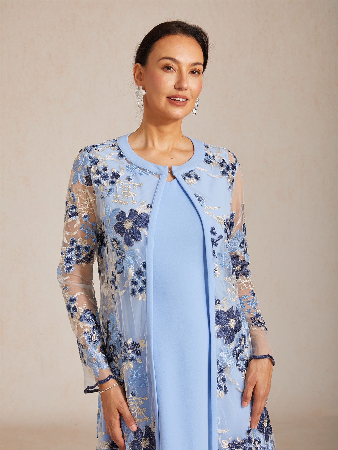 Lange Jacke aus Spitze mit Blumenstickerei