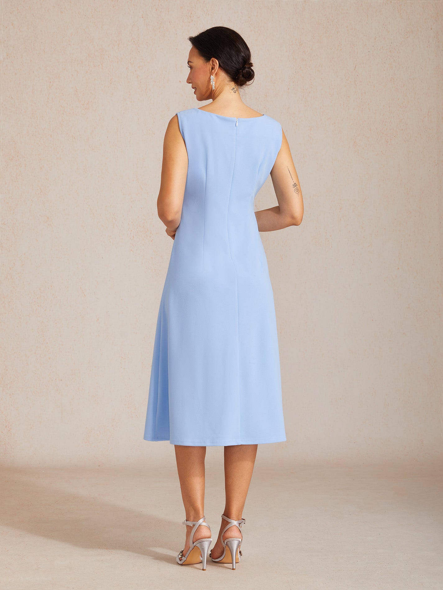 Robe fourreau mi-longue sans manches