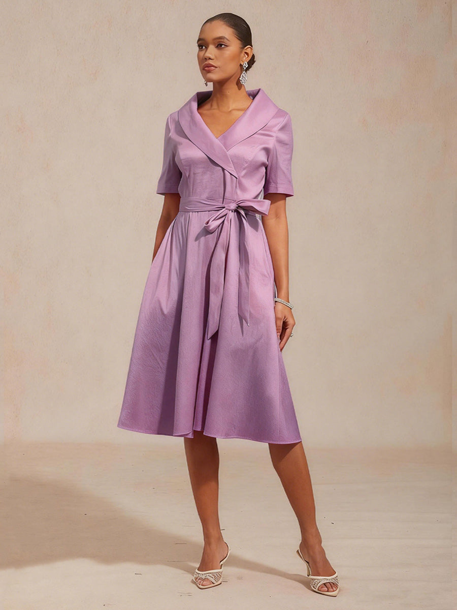 Robe en Taffetas Extensible à Col avec Ceinture Nouée à la Taille