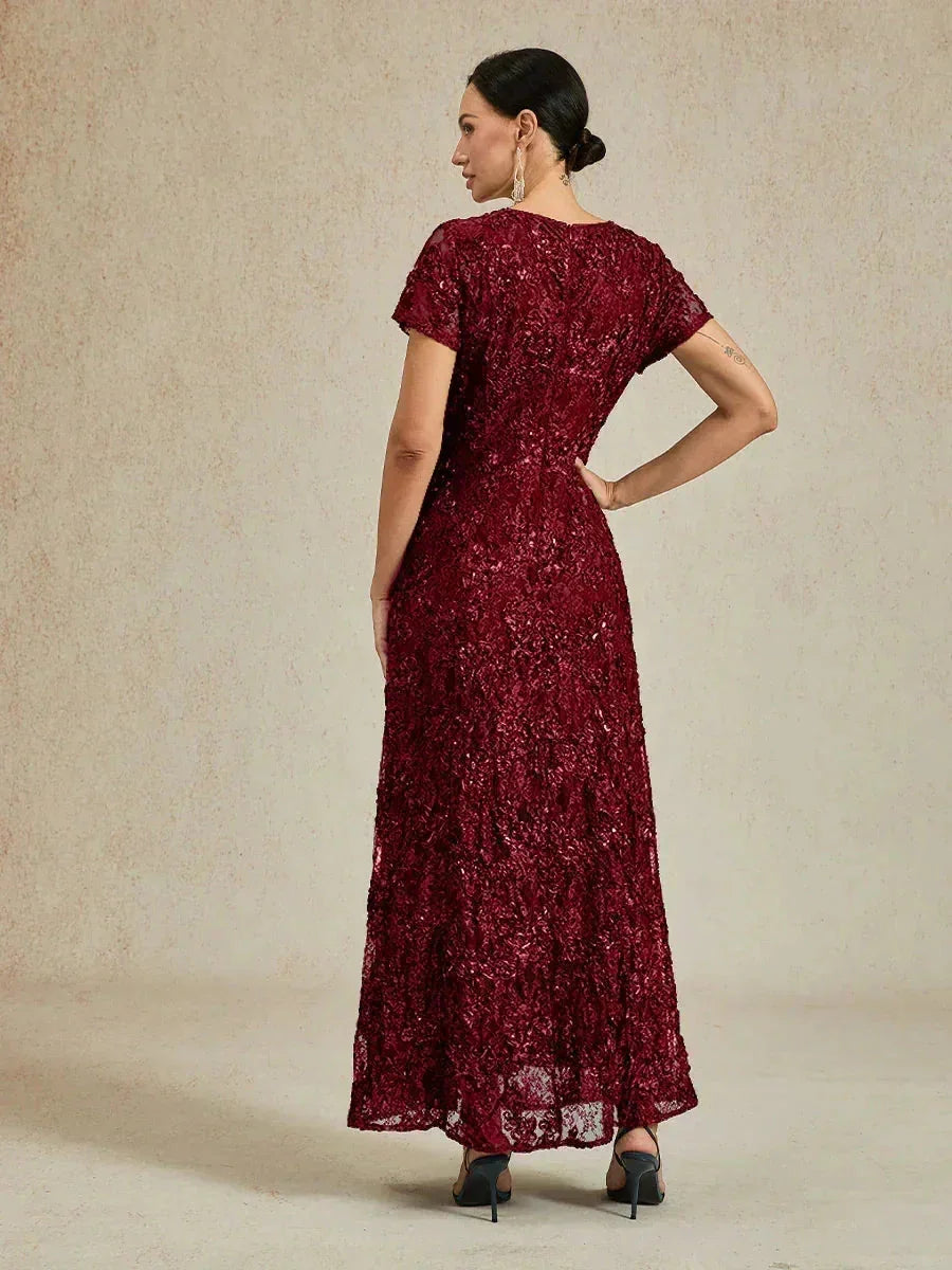 A-Linien-Kleid aus Rosettenspitze mit Paillettenverzierung