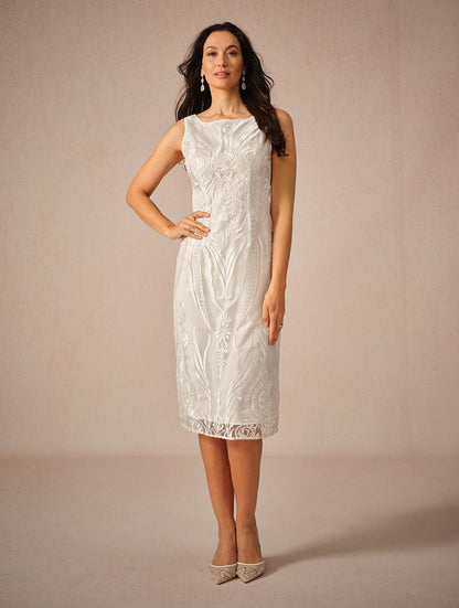Robe sans manches à col bateau en dentelle brodée 