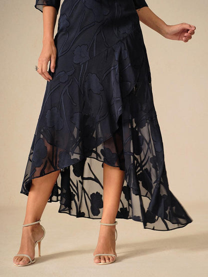 Robe de soirée en mousseline de soie bleu marine à ourlet asymétrique