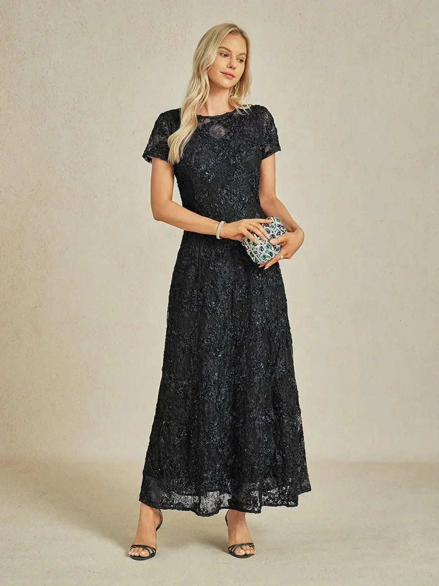 A-Linien-Kleid aus Rosettenspitze mit Paillettenverzierung