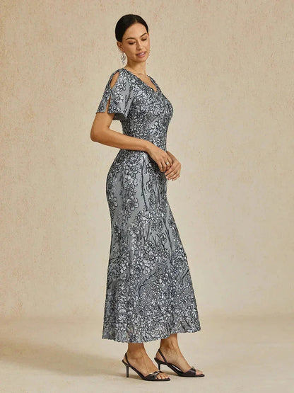 Robe élégante à paillettes, col en V, épaules dénudées