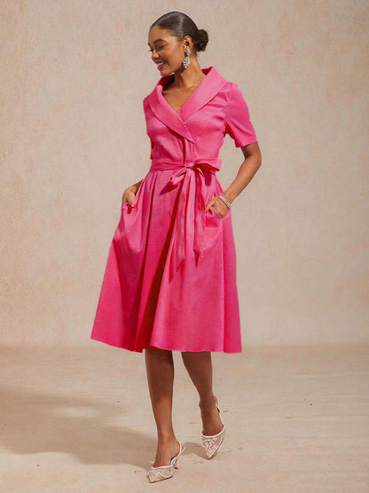 Robe en Taffetas Extensible à Col avec Ceinture Nouée à la Taille