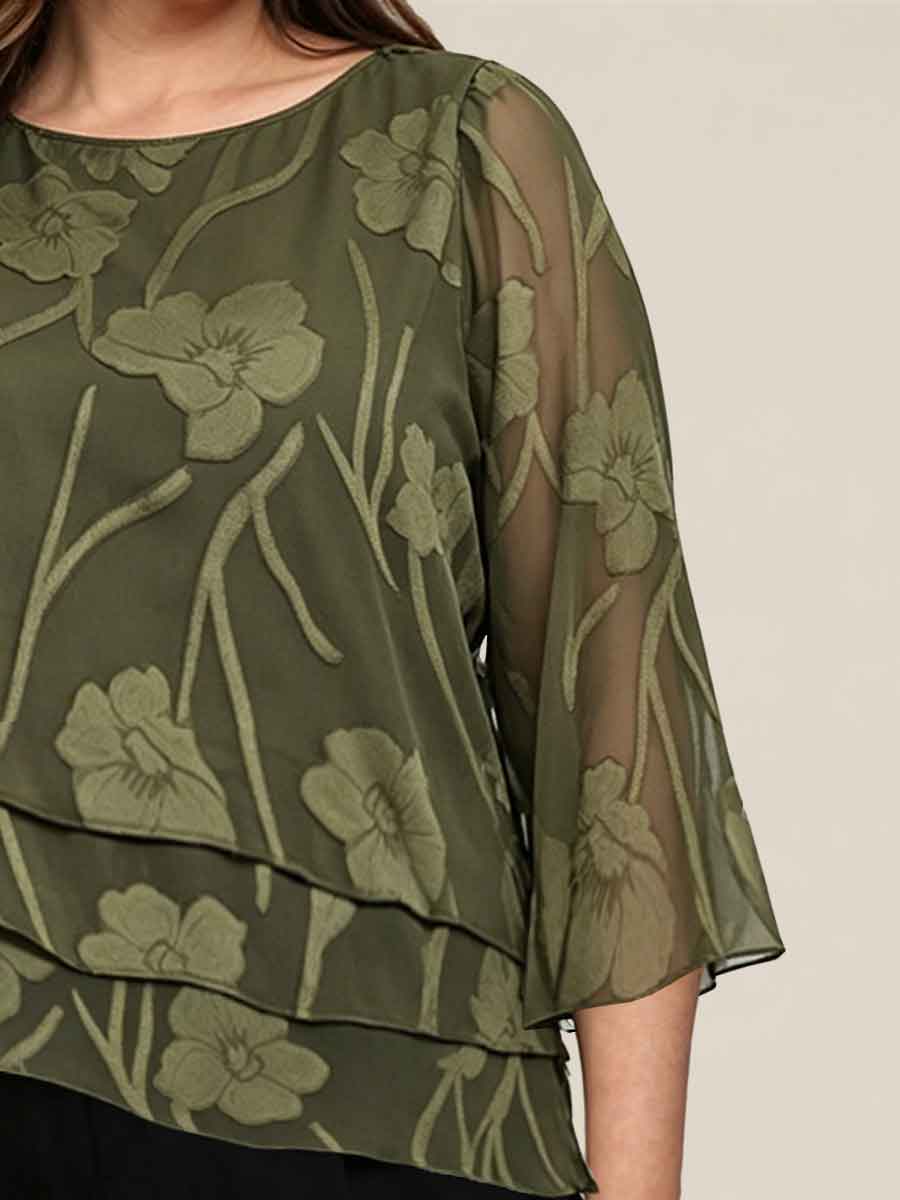 Chiffonbluse med blomster og lagvis design
