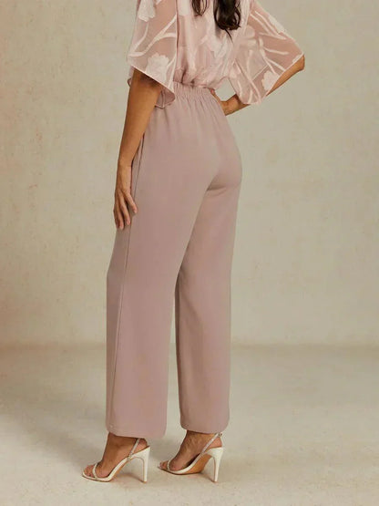 Weite Hose mit mittelhohem Bund und Taschen