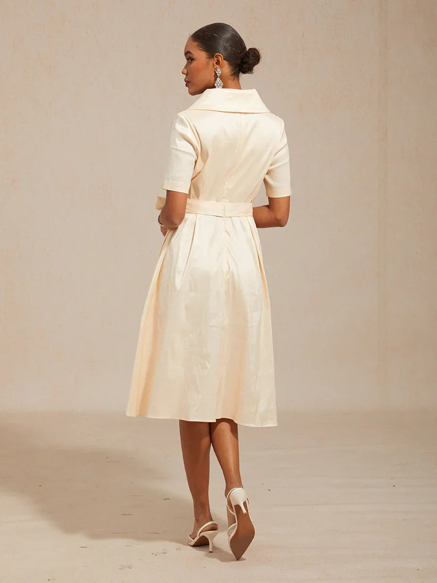 Robe en Taffetas Extensible à Col avec Ceinture Nouée à la Taille