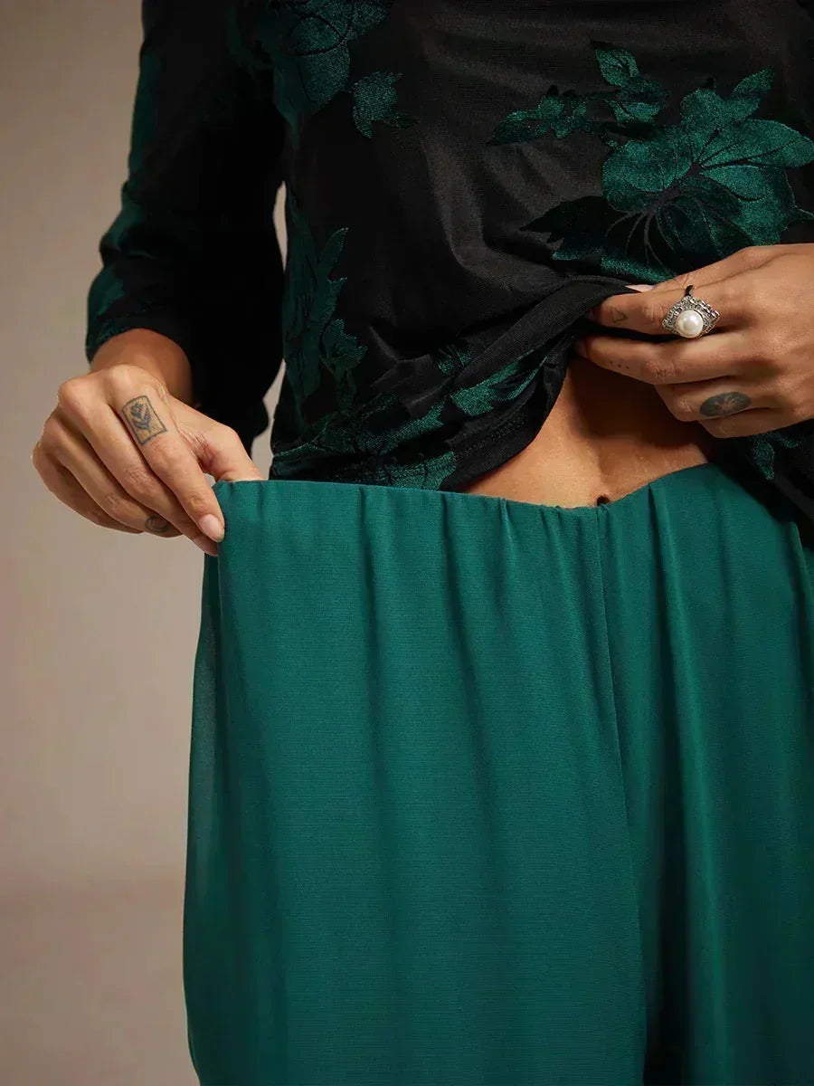 Hose mit geradem Bein und Chiffon-Überzug mit Schlitz am Bein