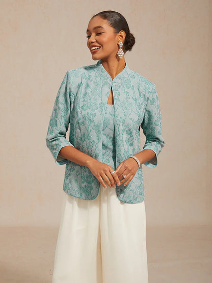 Elegantes Twinset mit Stehkragen und Strass-verziertem Zebra-Print