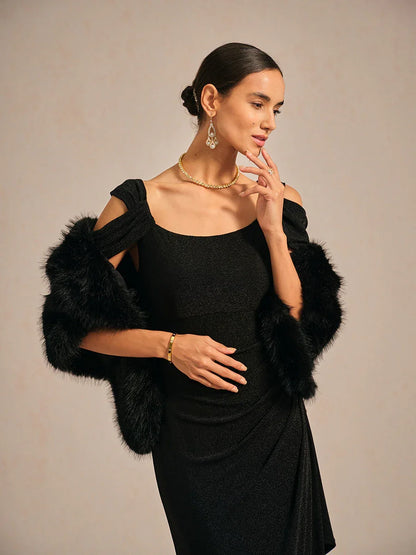 Vestido de malla con brillo y hombros descubiertos