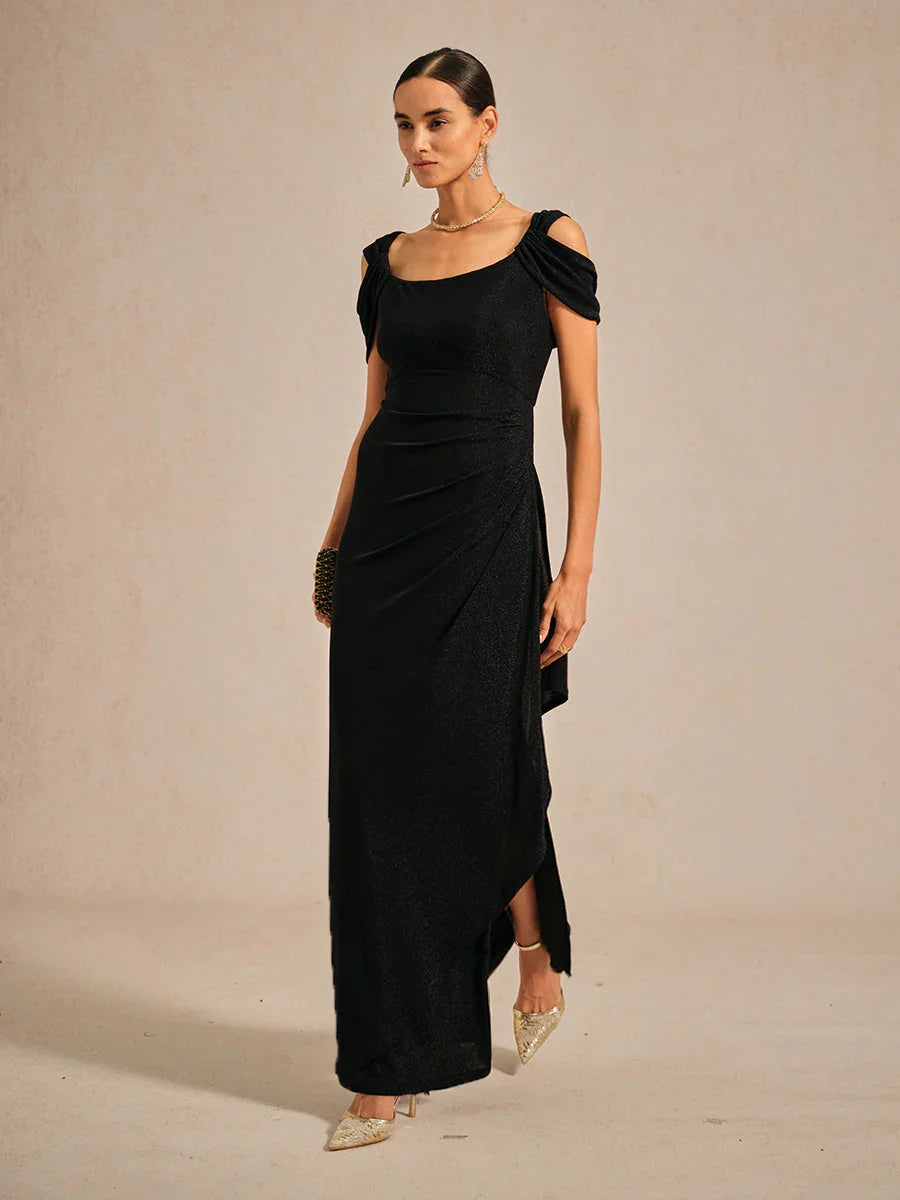 Vestido de malla con brillo y hombros descubiertos