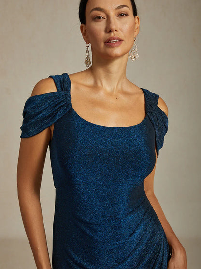 Vestido de malla con brillo y hombros descubiertos