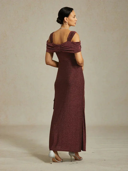 Vestido de malla con brillo y hombros descubiertos