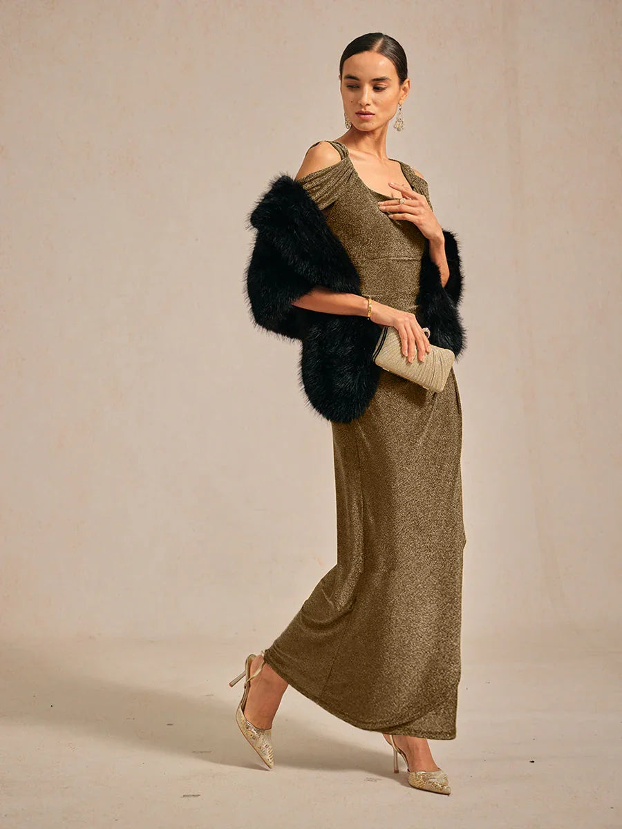 Vestido de malla con brillo y hombros descubiertos