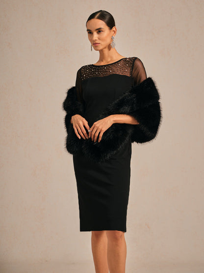 Elegante abito a tubino da cocktail con scollo in rete illusion decorata