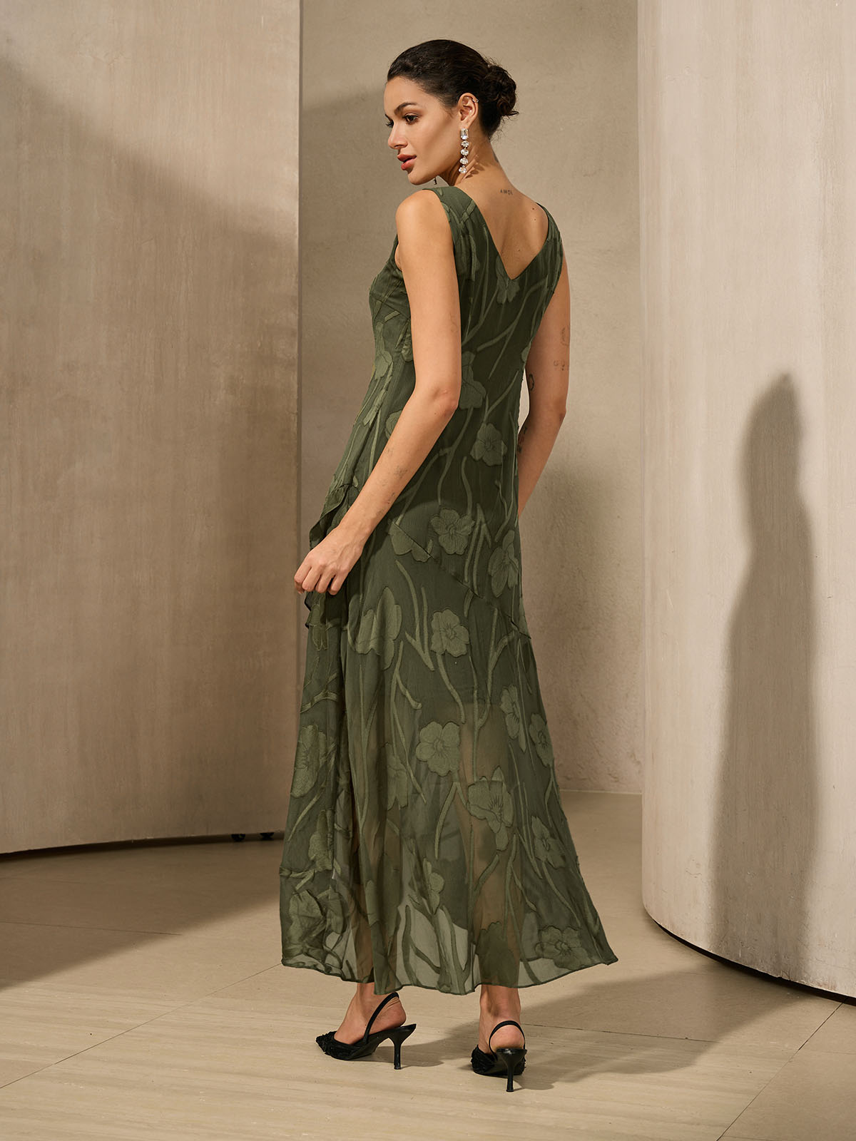 Mouwloze Chiffon Avondjurk met Bloemen en Asymmetrische Zoom