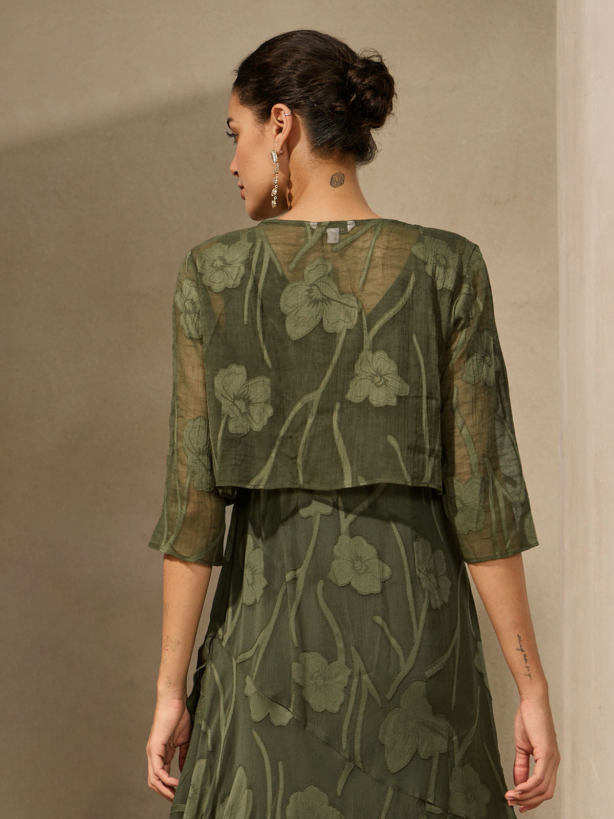 Cárdigan Floral de Chifón Transparente con Mangas 3/4