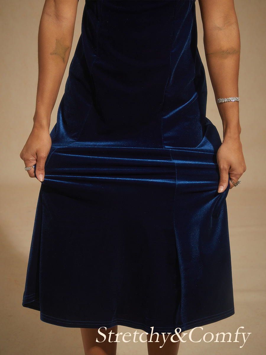 Ärmelloses Midikleid aus hochelastischem Samt mit Rundhalsausschnitt