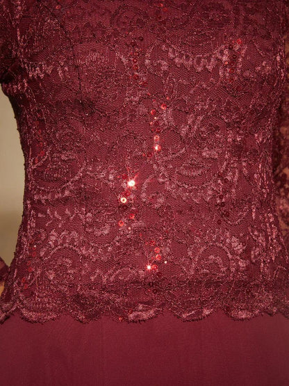 Elegant Lace and Chiffon Floor-Length Dress