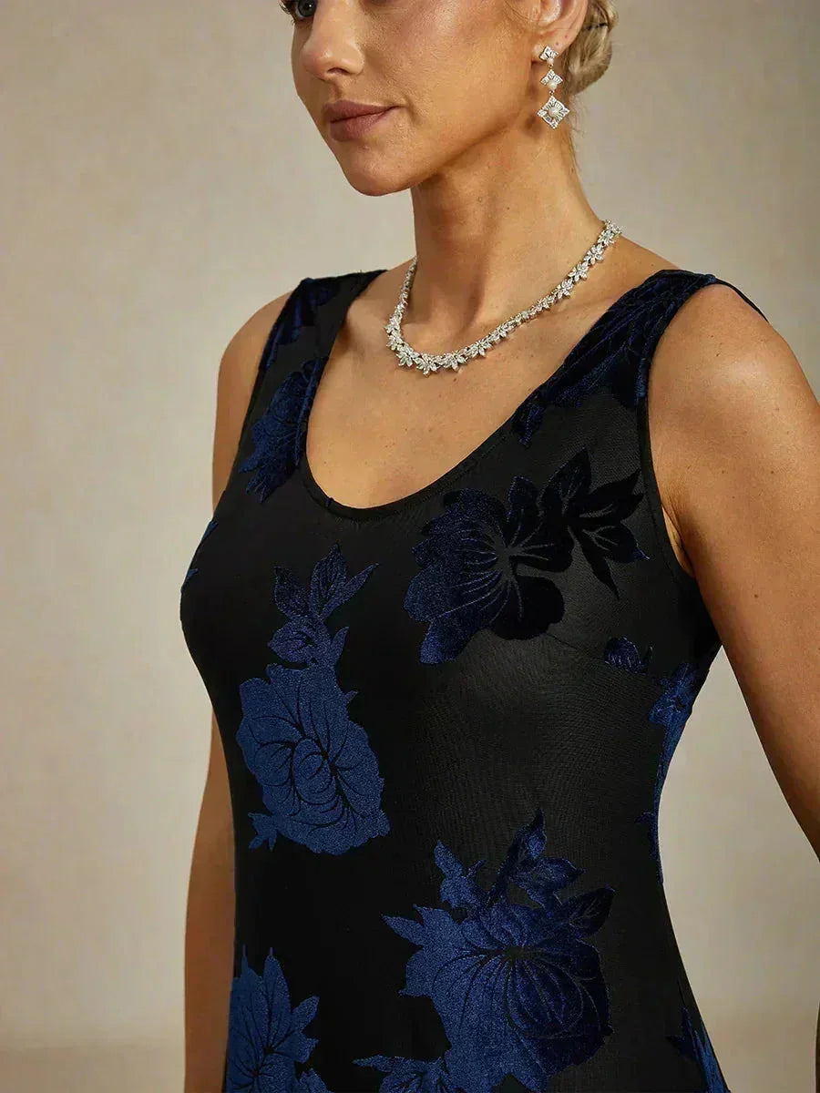 Abendkleid mit Blumenmuster und asymmetrischem Saum