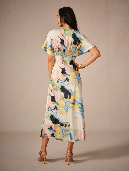 Maxikleid aus Satin mit Batikmuster und Marmorprint