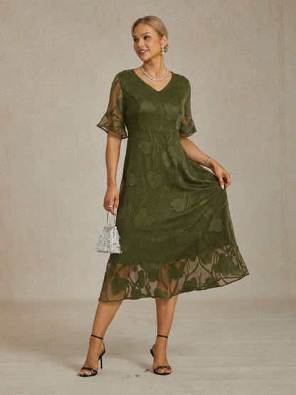 Maxikleid mit Rüschen und flatternder Spitze