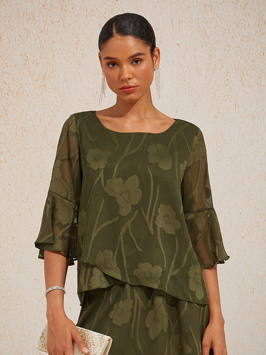 Elegante Chiffonbluse mit asymmetrischem Saum