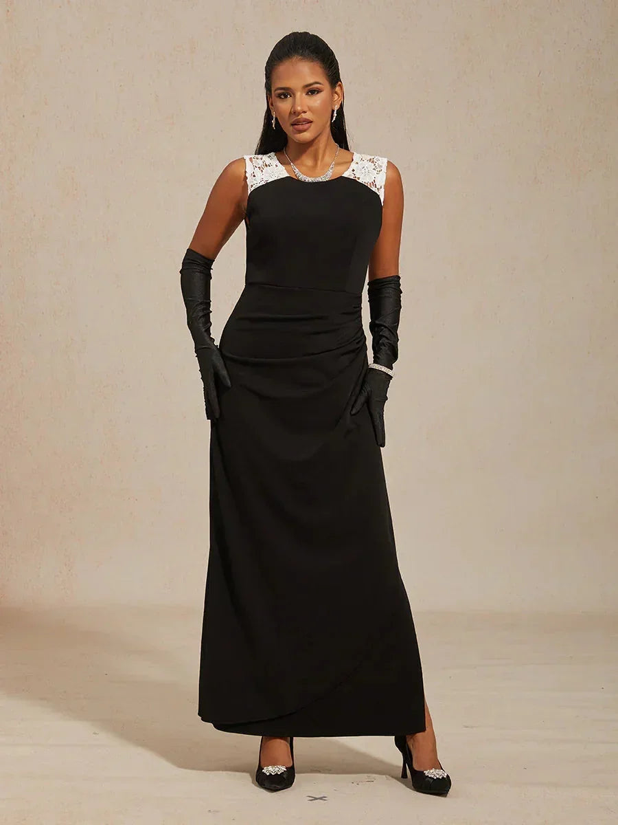 Ärmelloses Kleid aus mattem Satin mit Spitzendetails