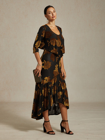 Abendkleid mit Blumenmuster und asymmetrischem Saum