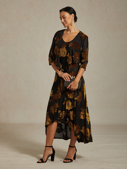 Abendkleid mit Blumenmuster und asymmetrischem Saum