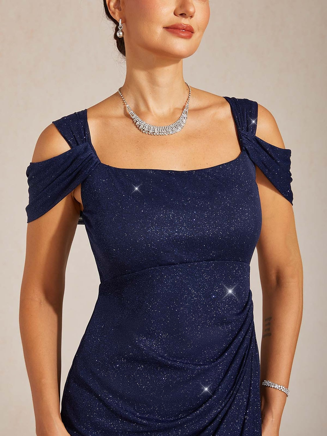 Enkellange Cold-Shoulderjurk van Glittermesh
