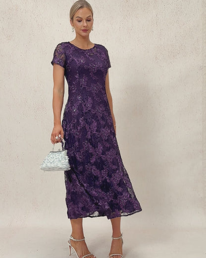 A-Linien-Kleid aus Rosettenspitze mit Paillettenverzierung
