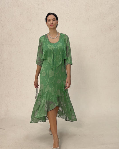Ärmelloses Abendkleid aus Blumenchiffon mit asymmetrischem Saum