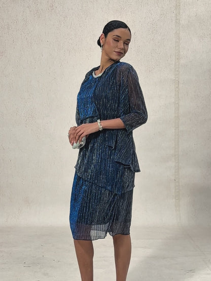 Metallic-plissiertes Chiffon-Midikleid mit Perlenbesatz am runden Halsausschnitt