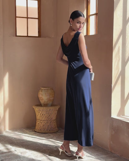 Abito Maxi In Pizzo Con Schiena Drapeggiata